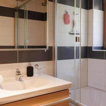 C By Interhome 琪纳尔