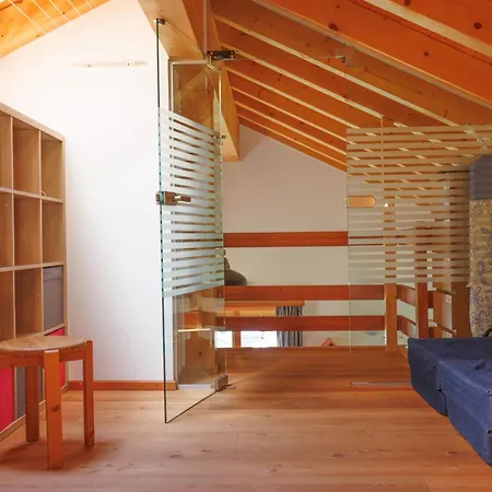 C By Interhome Daire *