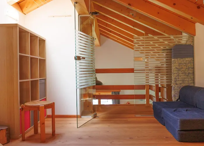 C By Interhome Daire *