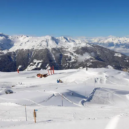 C By Interhome شقة *