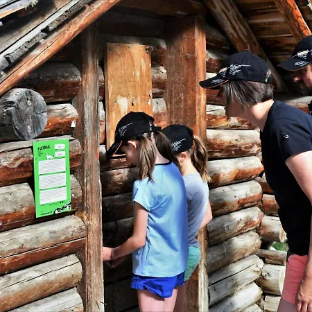 C By Interhome زينل