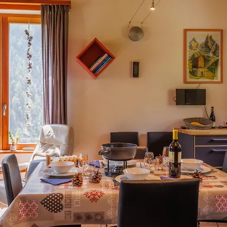 C By Interhome زينل